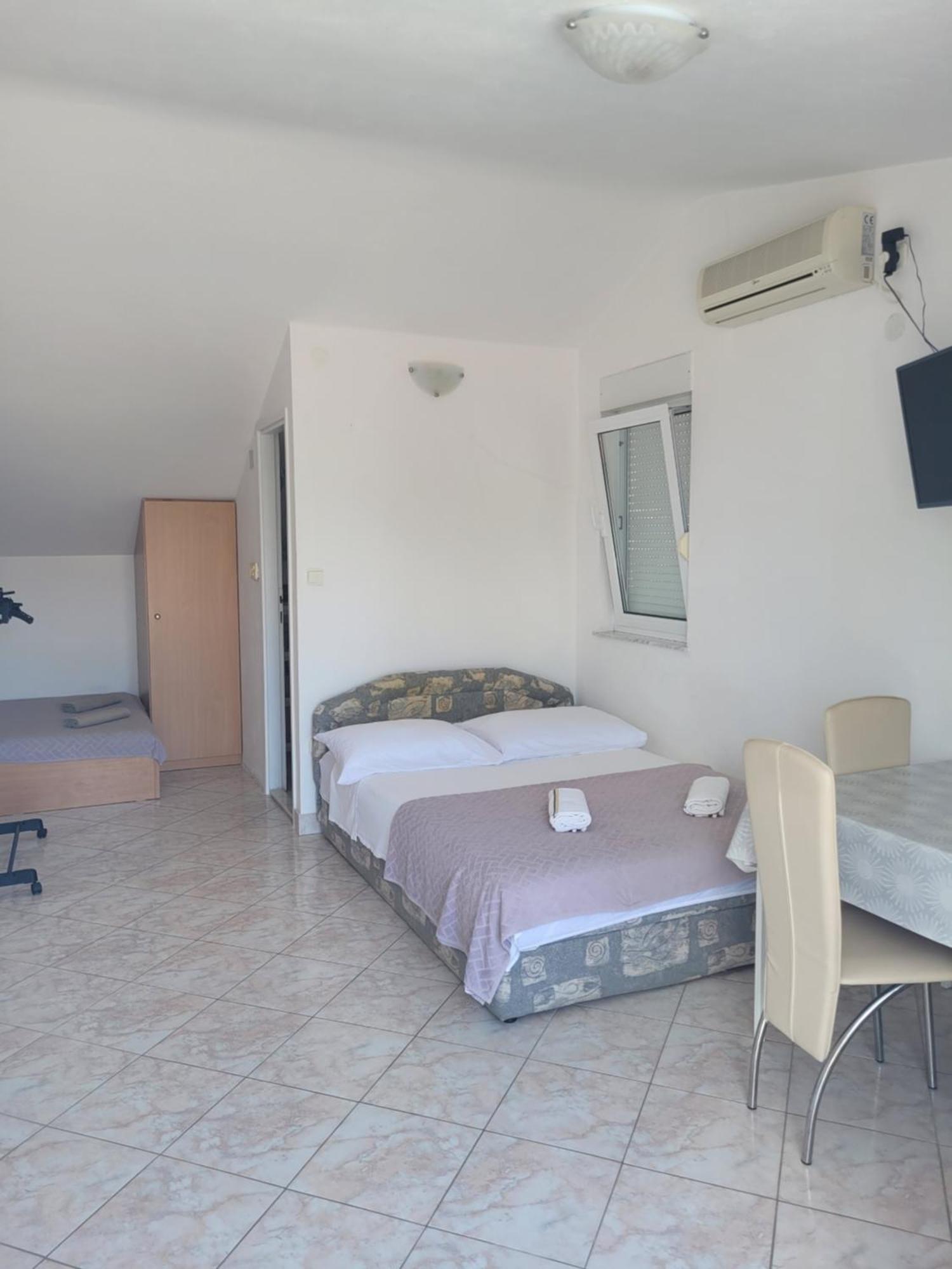 Apartments Nina Sutivan Exterior photo